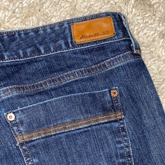 Eddie Bauer Classic Bootcut Dark Wash Jeans Size 16R Denim Women's - Picture 4 of 8